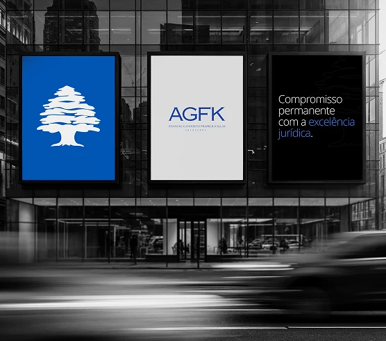 Painéis OOH com aplicação da marca AGFK